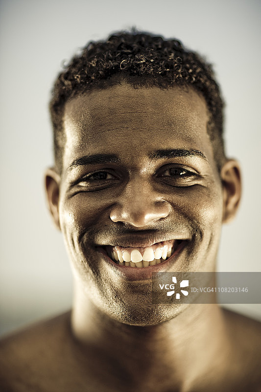 年轻男子肖像图片素材