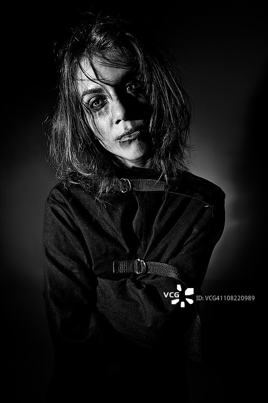 穿紧身衣的疯狂女人图片素材