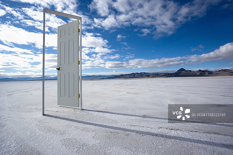 通往虚无之境的门图片素材