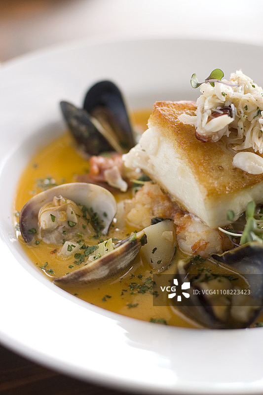 番茄酱蛤蜊、贻贝、虾海鲜炖图片素材