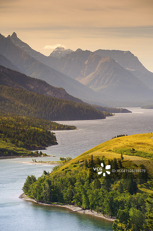 上沃特顿湖图片素材
