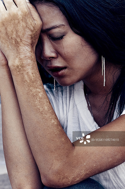 哭泣的亚洲女性图片素材
