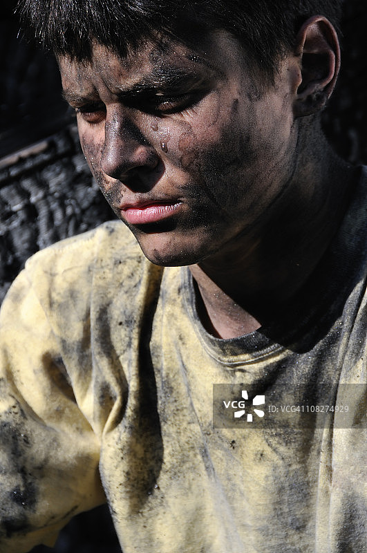 充满悲伤的火灾幸存者图片素材