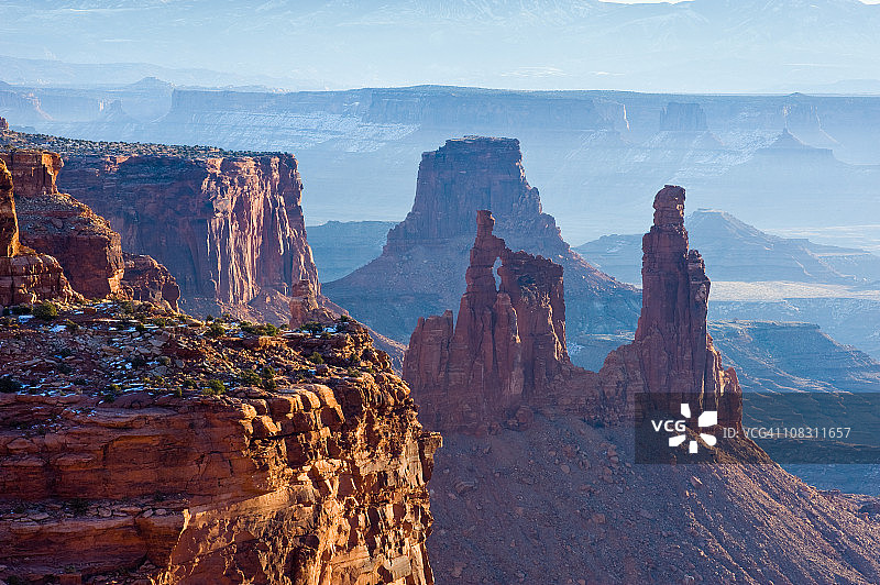 犹他州莫阿布峡谷地梅萨拱门景观图片素材