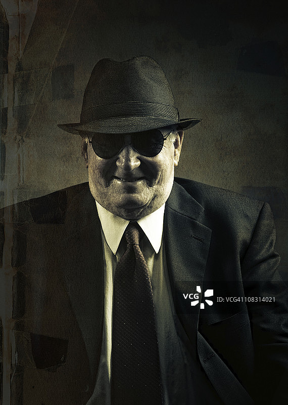 黑手党老大阴险的笑图片素材