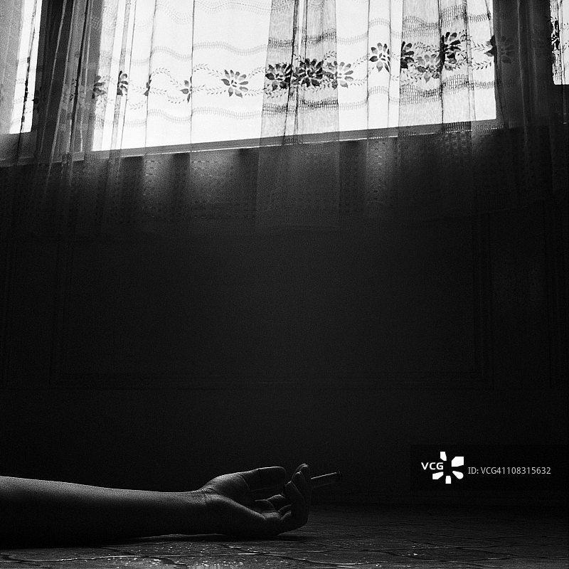 吸烟的手图片素材