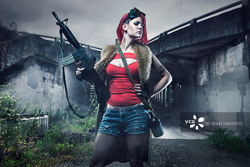 末日后的女孩图片素材