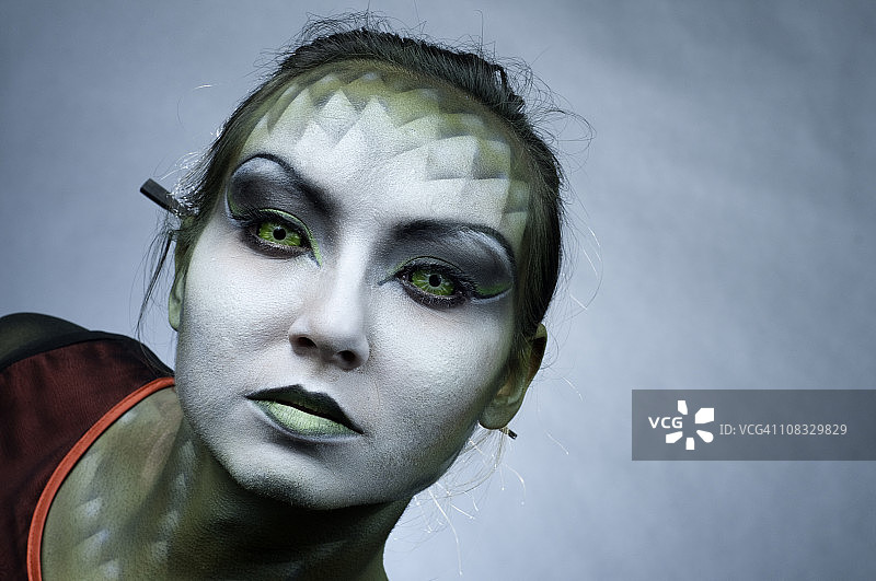 蜥蜴女王图片素材