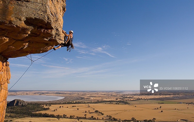 男人rockclimbing图片素材