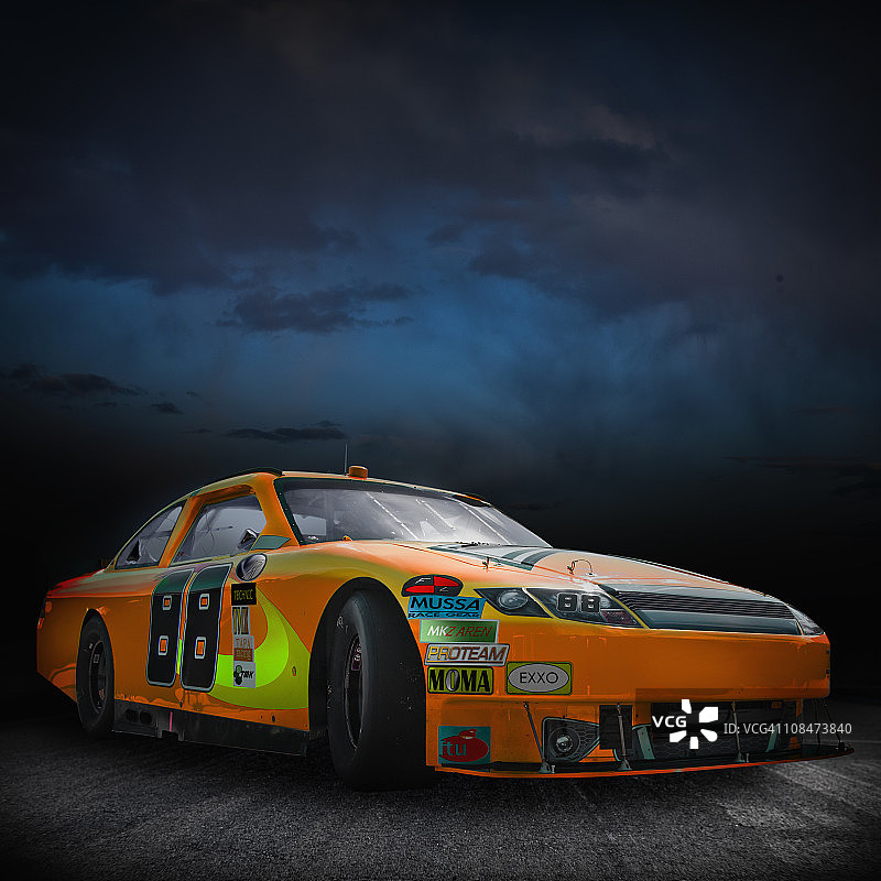 橙色赛车的美丽镜头图片素材