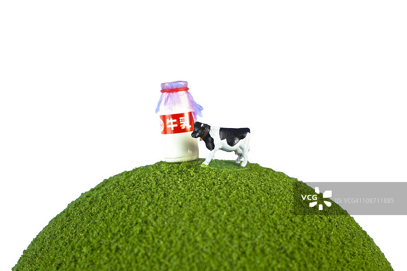 奶牛和牛奶地球图片素材