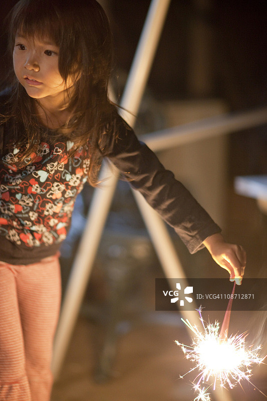 玩耍的女孩图片素材