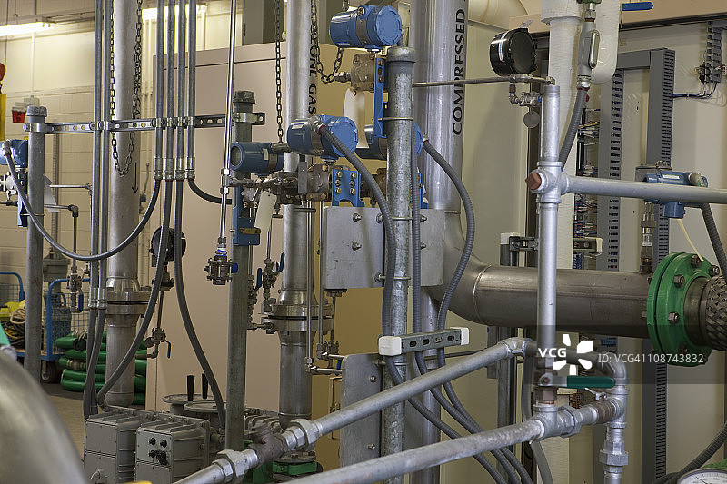 水处理厂中的臭氧和空气注入系统图片素材