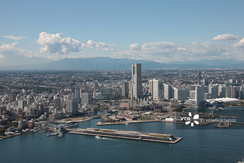 日本本州神奈川县横滨市港未来地区的航拍景色图片素材