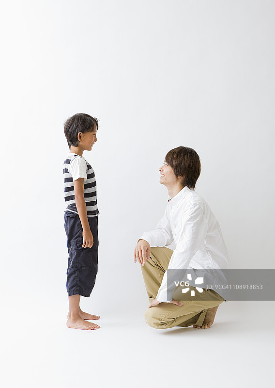 父子聊天图片素材