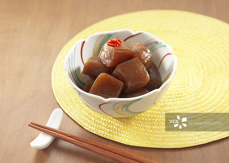 辣酱油炖魔芋图片素材