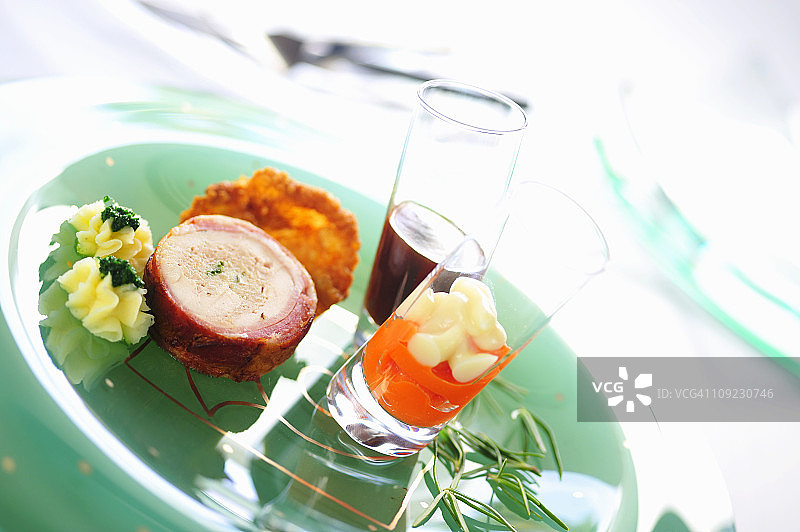 罗望子酱水波鸡肉卷（特写）图片素材