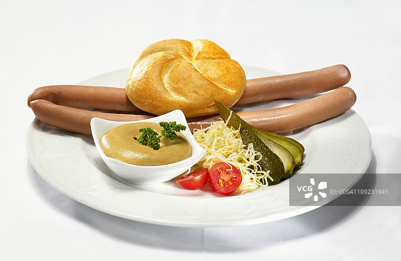 面包卷和芥末热狗图片素材