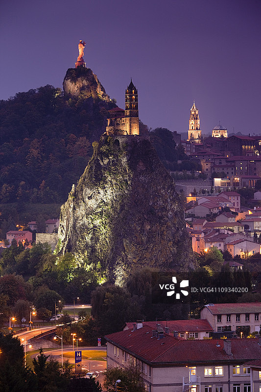 圣米歇尔达吉耶教堂和巴黎圣母院图片素材