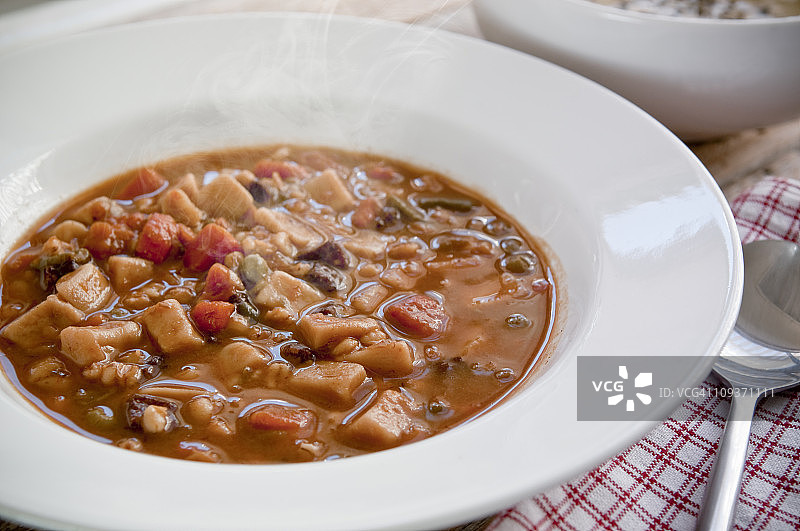 牛肉蔬菜汤图片素材