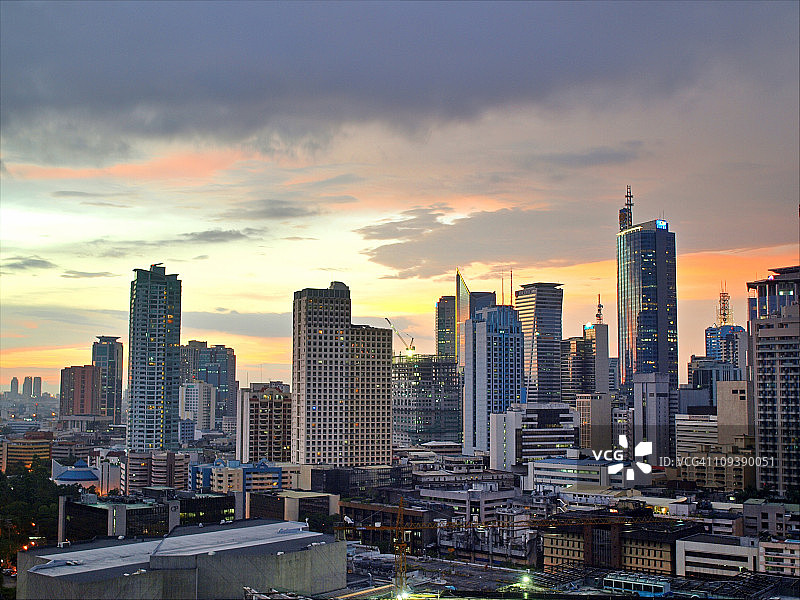 马尼拉马卡蒂市的日落图片素材
