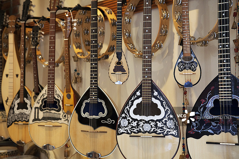 待售的布祖基琴图片素材