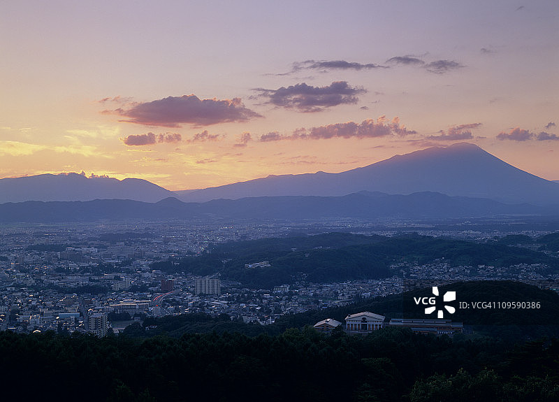 日本岩手县盛冈市的傍晚图片素材