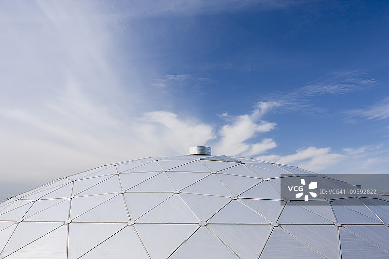 水处理厂的二级澄清和沉淀池图片素材