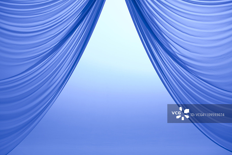 蓝色窗帘图片素材