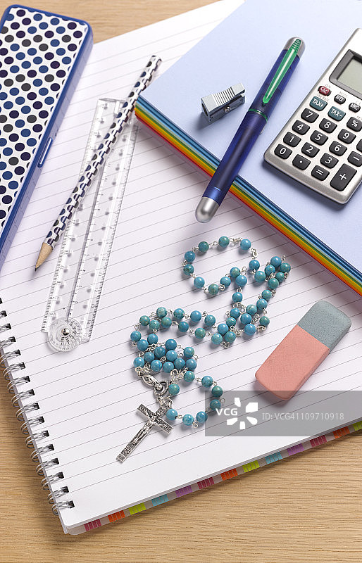 儿童课本上的念珠图片素材