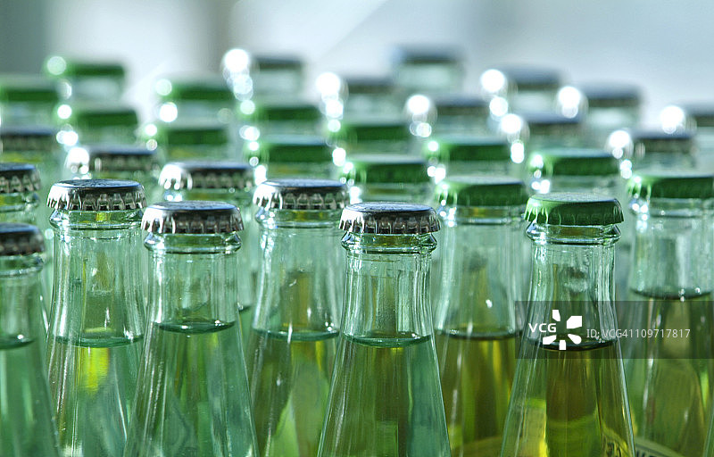 绿色玻璃瓶图片素材