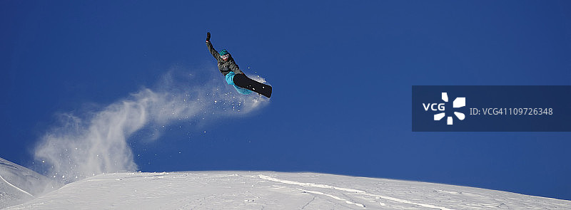 单板跳跃全景图片素材