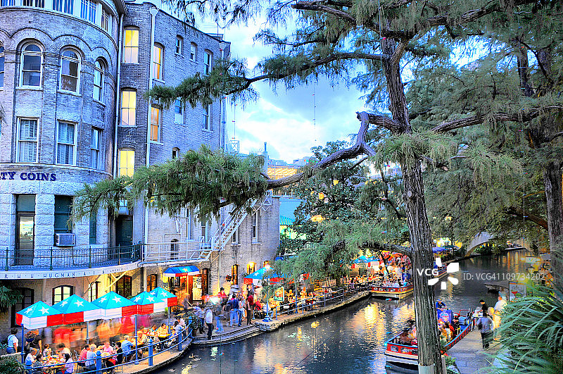 德克萨斯州圣安东尼奥河滨步道图片素材