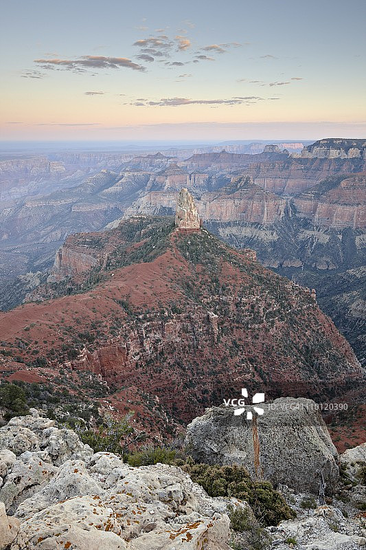 美国亚利桑那州大峡谷国家公园北缘帝国角海登山黄昏图片素材