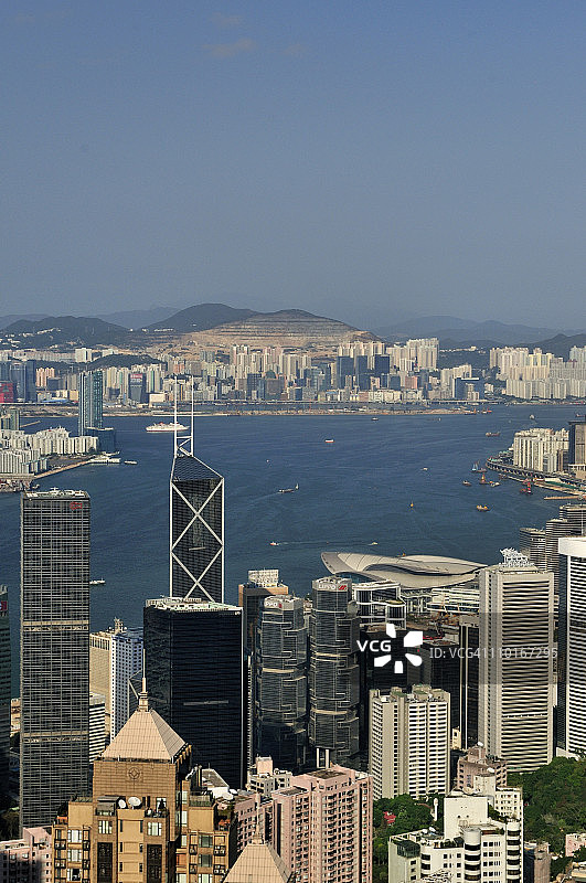 香港维多利亚港及湾仔天际线图片素材