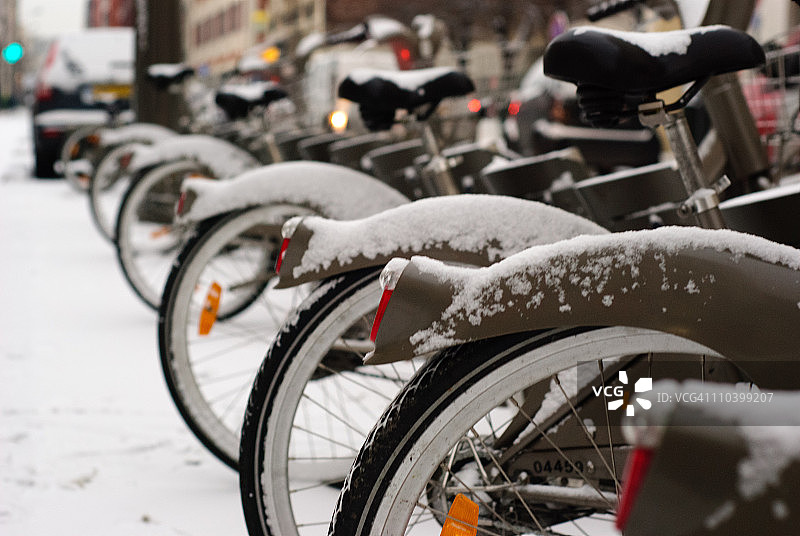雪地自行车图片素材