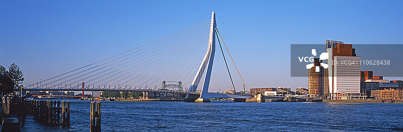 河上的桥梁图片素材