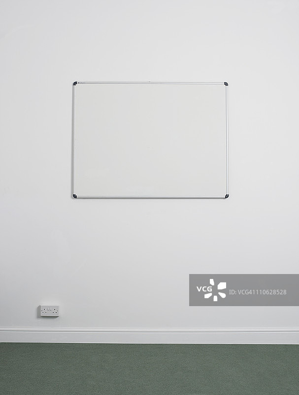 挂在办公室墙上的白板图片素材