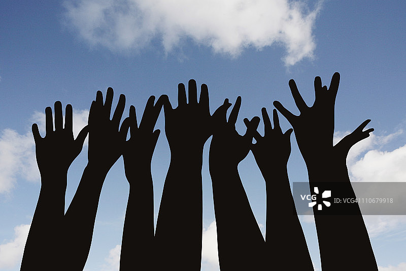 欢呼雀跃的人群图片素材