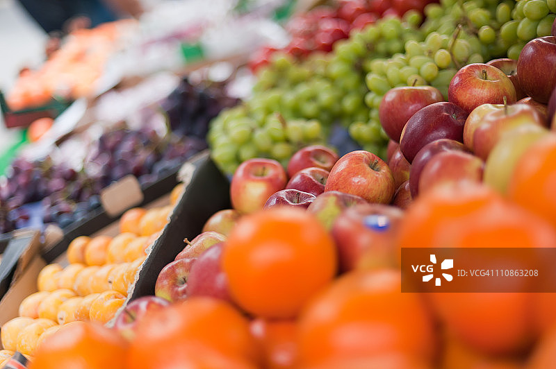 伦敦波特贝罗市场的特色水果摊图片素材