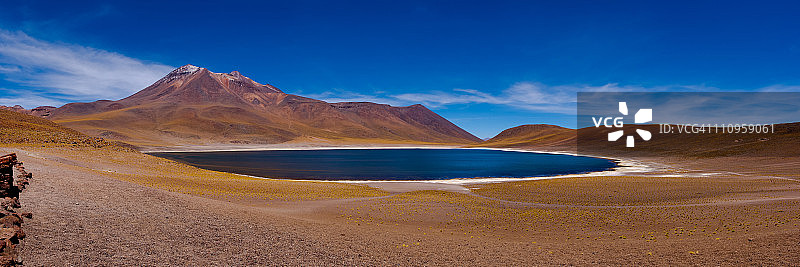 智利圣佩德罗德阿塔卡马的米尼克斯潟湖图片素材