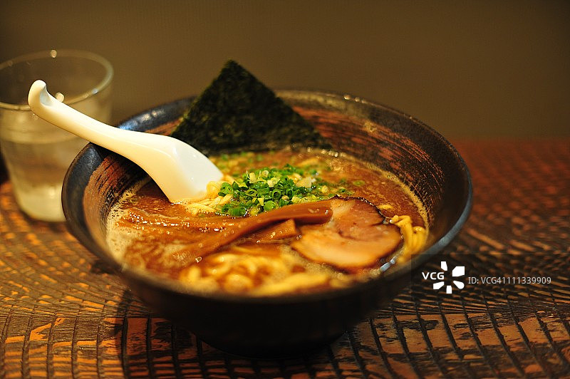 完美的豚骨拉面图片素材