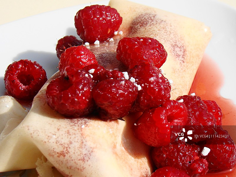 覆盆子可丽饼图片素材