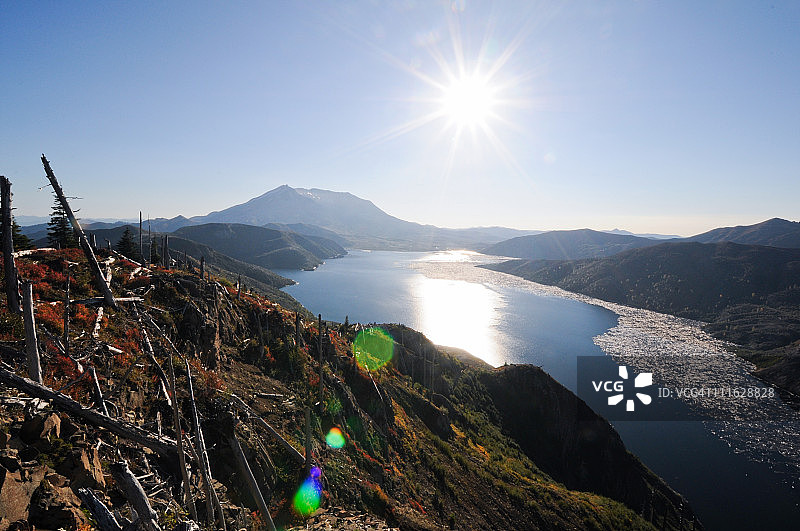 圣海伦斯山和精灵湖图片素材