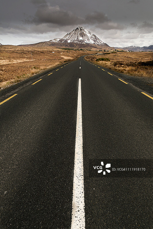 漫长的道路图片素材