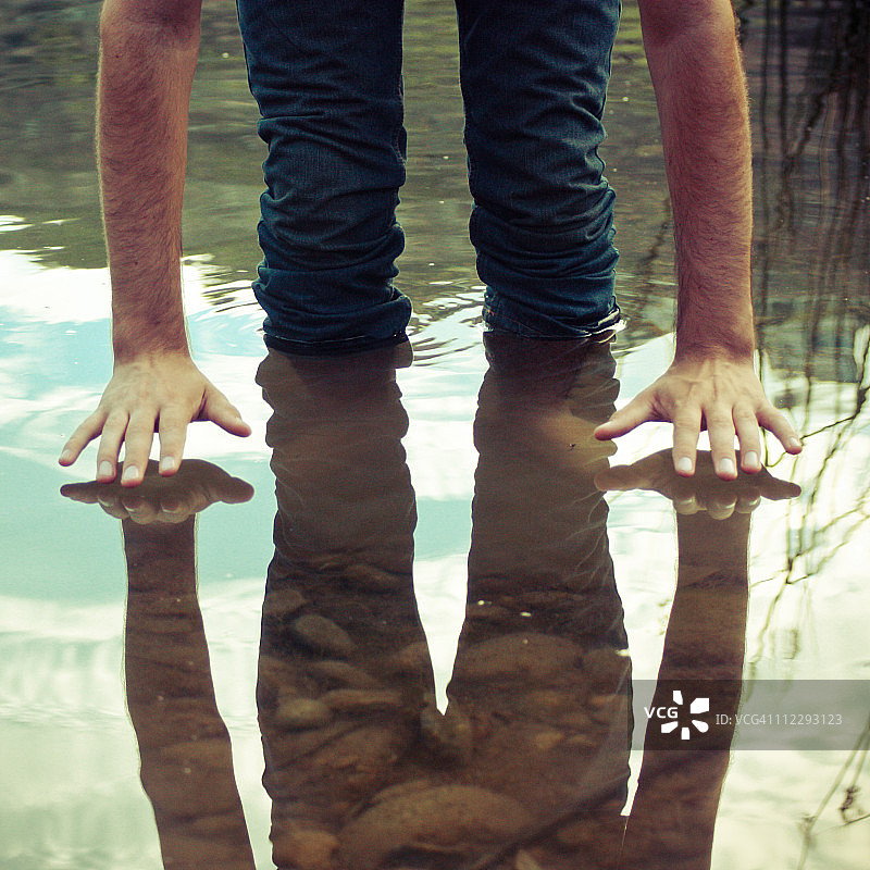 如果溺水者是我们，我们能自救吗？图片素材