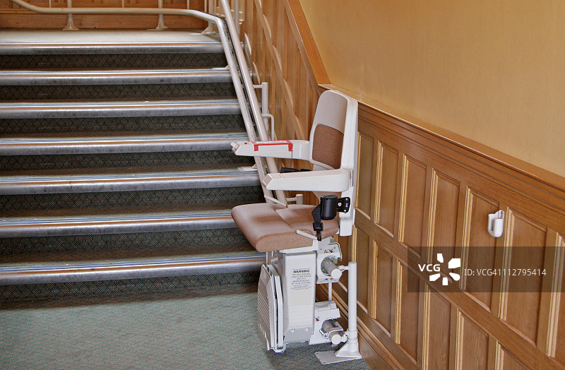 残疾人升降椅图片素材