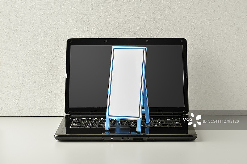 笔记本电脑上的标志图片素材