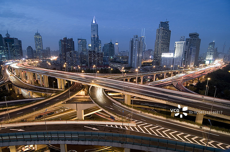延安城市公路交叉口夜景图片素材
