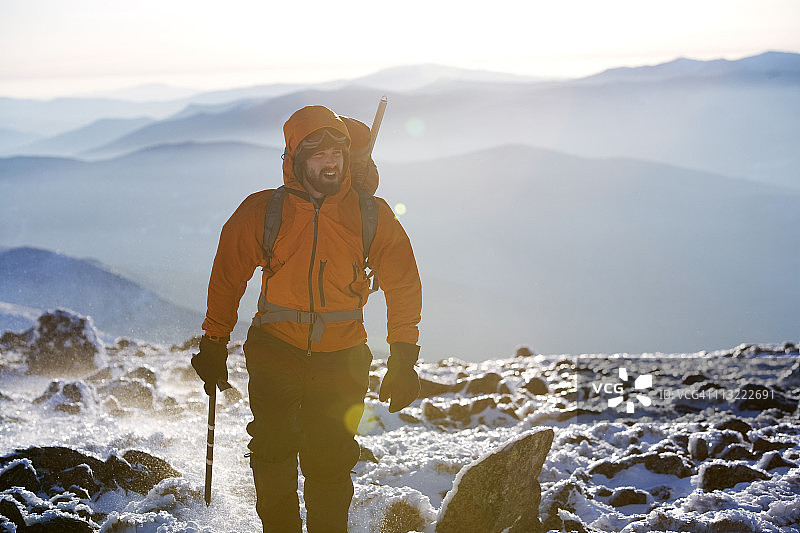 山顶实习生在华盛顿山顶峰西北部徒步图片素材